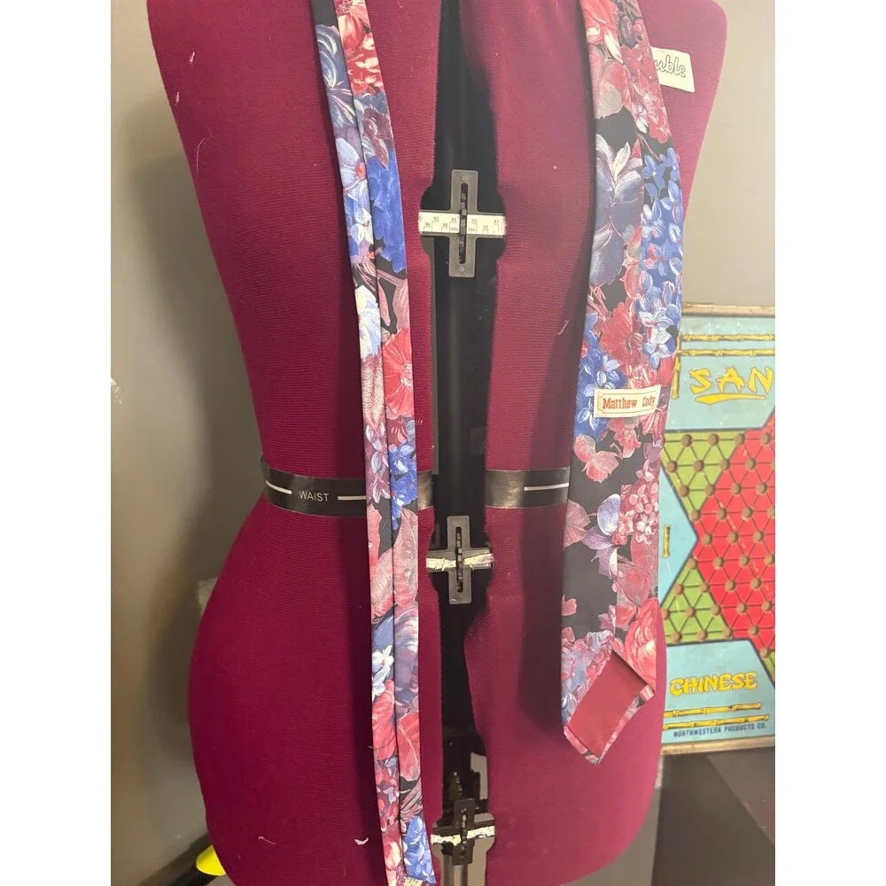 Matthew Cody vintage floral pink and blue neck tie